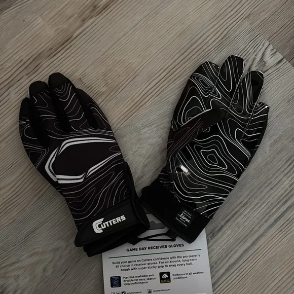 Youth football gloves - Picture 3 of 4